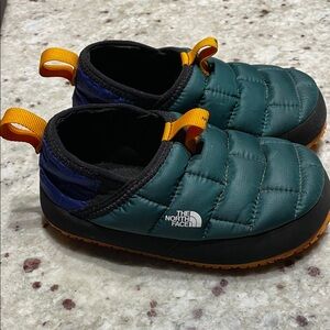 The North Face kids slippers
